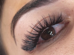 Melissa Lashes Gledswood Hill