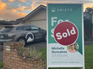 Michelle Goncalves - Arizto Real Estate