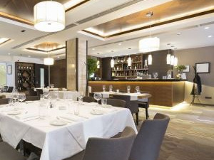 Modern Restaurant & Lounge